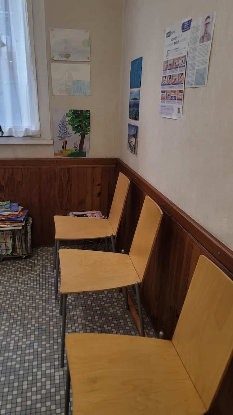 Salle d'attente cabinet Dr Misino Agen